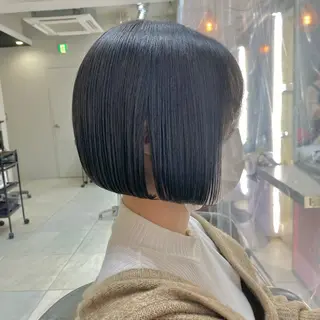 ショート ボブ×艶髪｜ 艶カラー🩶石橋怜大のヘアスタイル