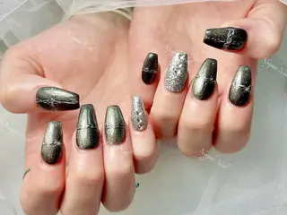 ネイル 🦋 Queenieのネイルデザイン