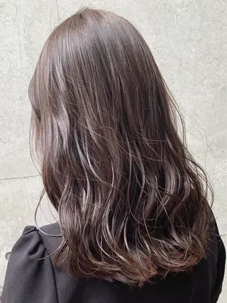 ロング カラー 澤村 志織のヘアスタイル