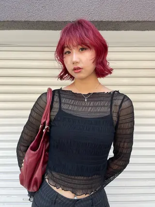 ミディアム カラー オカモト ミユウのヘアスタイル