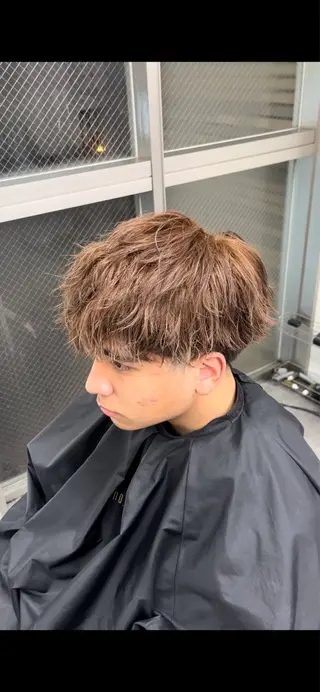 メンズハイトーン 北斗💍レイヤーのヘアスタイル
