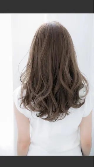 セミロング カラー 櫻田 朴のヘアスタイル