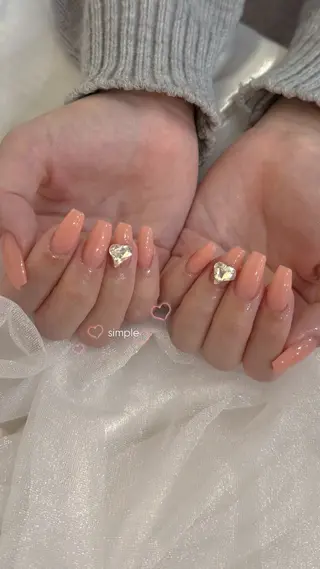 ネイル sara : salon ELVIのネイルデザイン