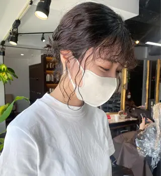 ミディアム カラー パーマ ヘアアレンジ レイヤーカット×髪質 改善🇰🇷シオリのヘアスタイル