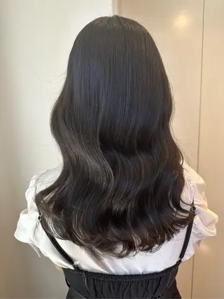 ロング カラー 安丸 結夏のヘアスタイル