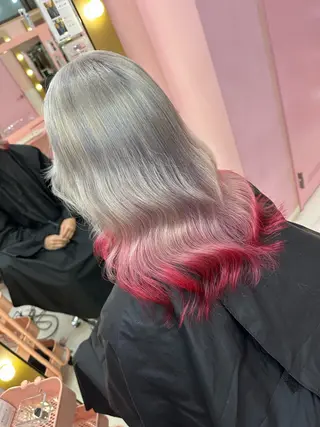 セミロング カラー ブリーチ特化🌈 MANATOのヘアスタイル