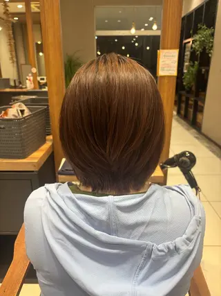 ミディアム 小嶺 歩夏のヘアスタイル