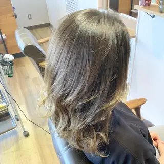 カラー 堀 望美のヘアスタイル
