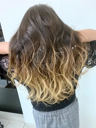 セミロング 穐田 司樹のヘアスタイル