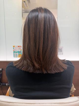 ミディアム moe  矯正 さらさらストレートのヘアスタイル