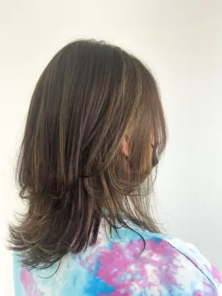 セミロング 小川  愛のヘアスタイル