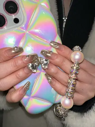 ネイル SHIORI 📍渋谷 / 円山町のネイルデザイン