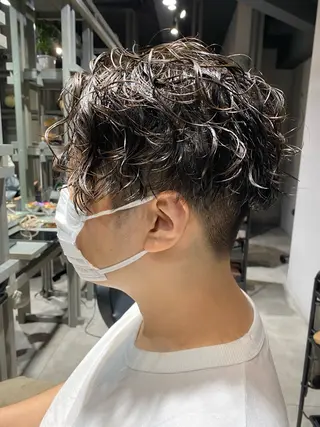 ミディアム パーマ メンズ 似合う髪型見つけます AYAKAのヘアスタイル
