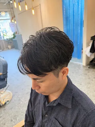 ショート パーマ メンズ 溝口 槙里也のヘアスタイル