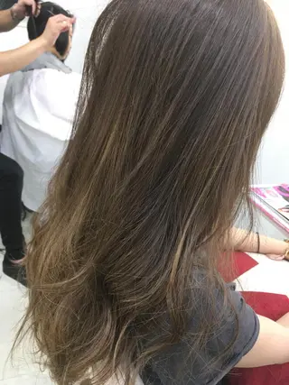 セミロング カラー 髪質改善 中川 翔のヘアスタイル