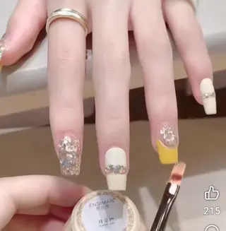 ネイル Hina ネイルサロンのネイルデザイン