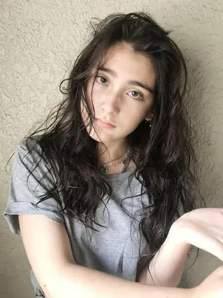 ロング 🌼U24 ヘアデザインラボのヘアスタイル