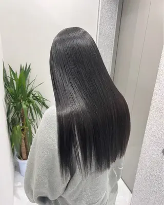 セミロング カラー ヘアアレンジ 🫧モテる💗ダメー ジレスハイトーン🫧のヘアスタイル