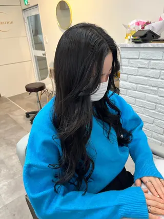 ロング カラー 佐藤 瑚碧のヘアスタイル