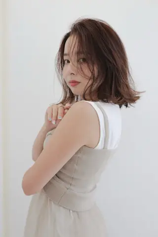 ミディアム カラー 安村 葵稀のヘアスタイル