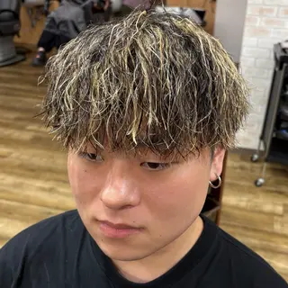 ミディアム カラー パーマ メンズ 🔥熊本メンズパーマ 🔥鶴田将清のヘアスタイル