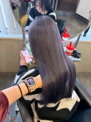 カラー ロング 谷岡 沙也佳のヘアスタイル