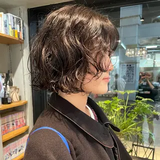 ショート パーマ ニュアンスパーマ🪿 透明感カラー岩波ゆいのヘアスタイル