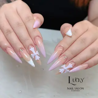 ネイル Lucky Nail Salonのネイルデザイン