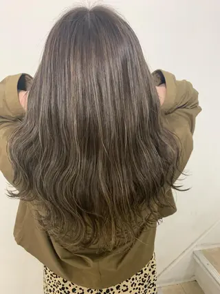 ミディアム レイヤーカット 西村あきやのヘアスタイル