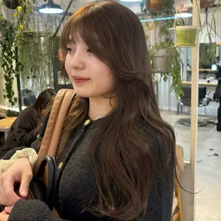 ロング 盛れる透明感カラー momokaのヘアスタイル