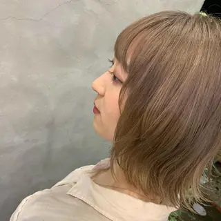 ショート カラー wakana/ 柔らかベージュカラーのヘアスタイル