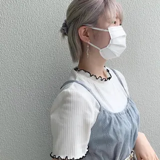 ショート カラー ハイトーン🤍 古江 実夢のヘアスタイル