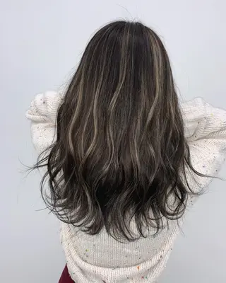 セミロング 山田 絵里菜のヘアスタイル