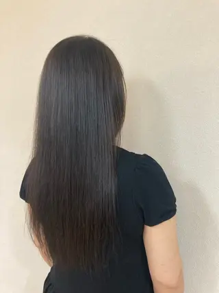 ロング カラー ウジイエ ミユウのヘアスタイル