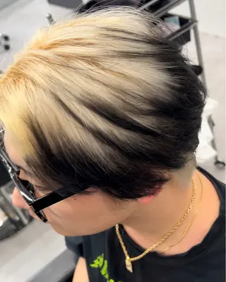 ショート カラー メンズ 曲がる縮毛矯正 LIBER 岩名のヘアスタイル