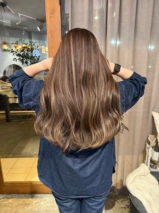 ロング 岸川 恭子のヘアスタイル