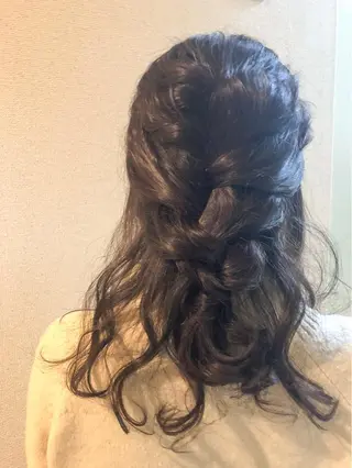 セミロング ヘアアレンジ ツヤ髪カラー💎 佐藤あきのヘアスタイル