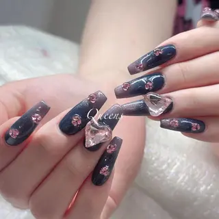 ネイル Queens テイのネイルデザイン