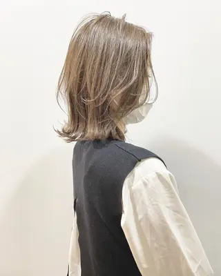 セミロング カラー la fith hinaのヘアスタイル