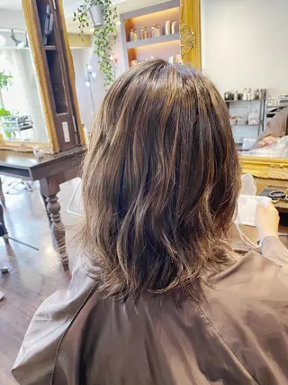 ミディアム カラー パーマ ヘアアレンジ レイヤーカット×髪質 改善🇰🇷シオリのヘアスタイル