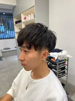 ショート ハイトーンカラー が絶対可愛い✨泰聖✨のヘアスタイル