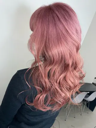カラー BLEACHi /noeのヘアスタイル