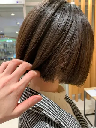 ショート ARMONY秋山輝也 コテ巻き風パーマ特化のヘアスタイル