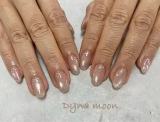 ミディアム Dyna moon.のネイルデザイン