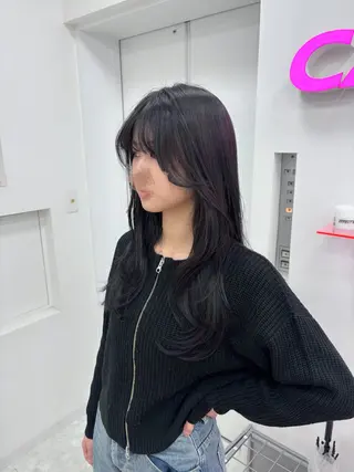 セミロング カラー 抜け感レイヤー︴ ニュアンスカラーのヘアスタイル