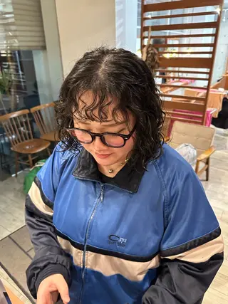 パーマ 亀井 咲那のヘアスタイル