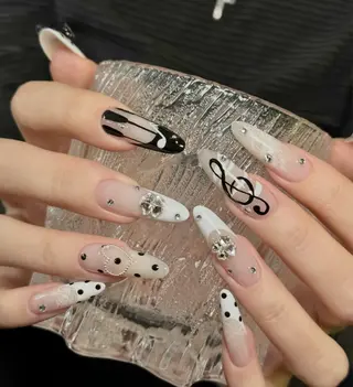 ネイル D-BEAUTY Nailsalonのネイルデザイン