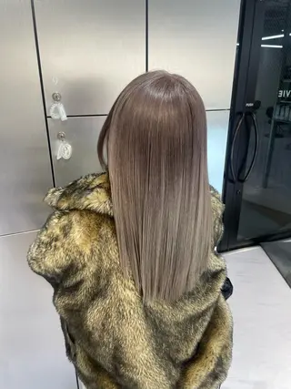 ロング カラー VEGA ヒカル 艶髪ハイトーン天神のヘアスタイル