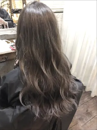 ロング カラー Tsuyoki .のヘアスタイル