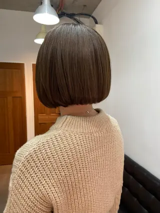 ショート カラー 安岡美咲✂︎ 艶カラー/髪質改善のヘアスタイル